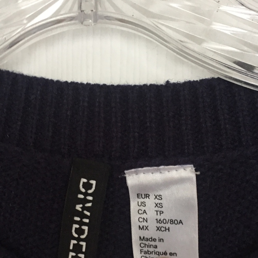 H&M Knit Sweater with attached extended hem - Picture 4 of 7